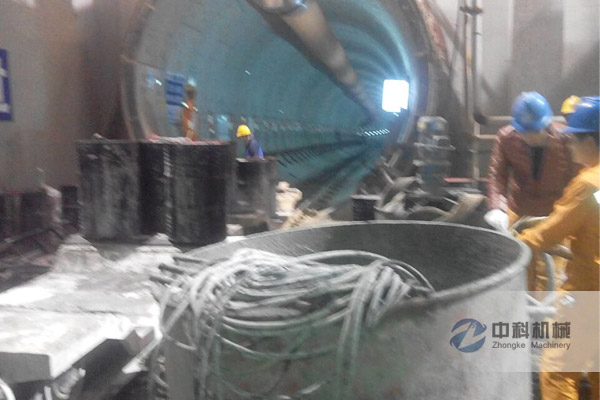 武漢東湖高新區(qū)地鐵雙液注漿泵施工現(xiàn)場(chǎng)