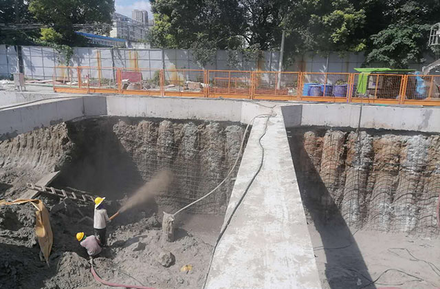 濕式混凝土噴漿機是用于濕式噴射混凝土的設備